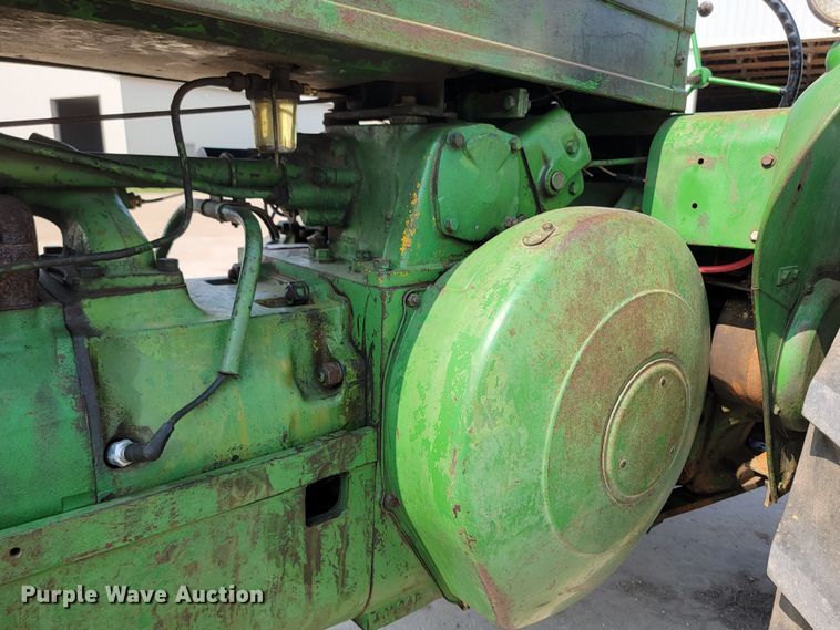 image for item ML9402 1952 John Deere AR  tractor