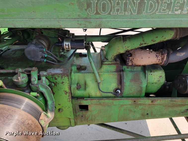 image for item ML9402 1952 John Deere AR  tractor
