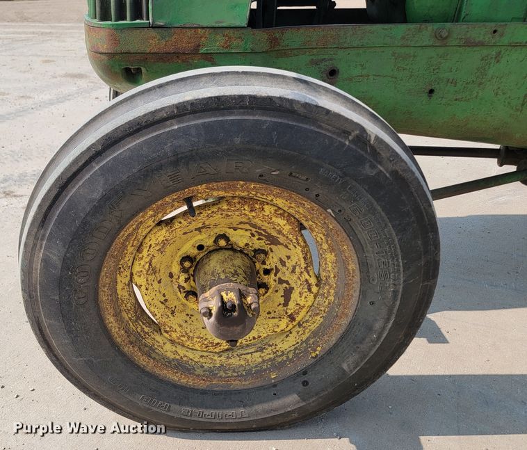 image for item ML9402 1952 John Deere AR  tractor