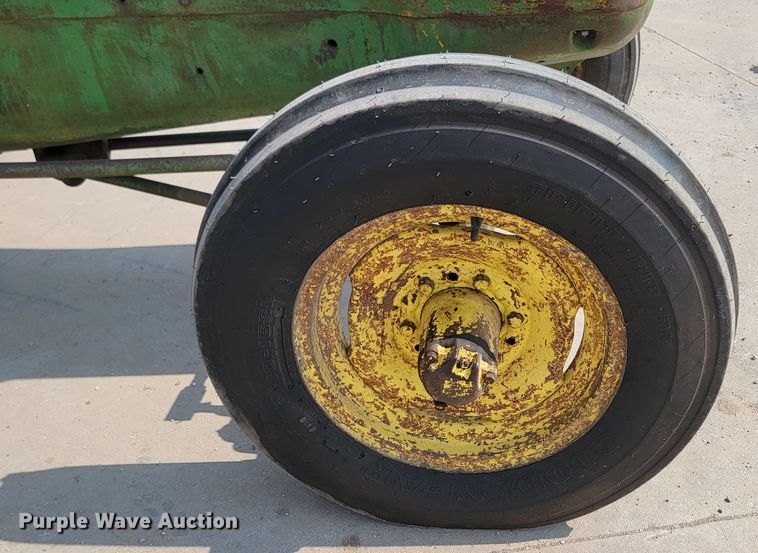 image for item ML9402 1952 John Deere AR  tractor