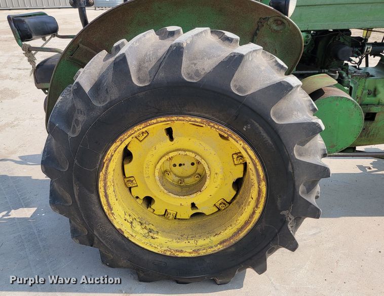 image for item ML9402 1952 John Deere AR  tractor