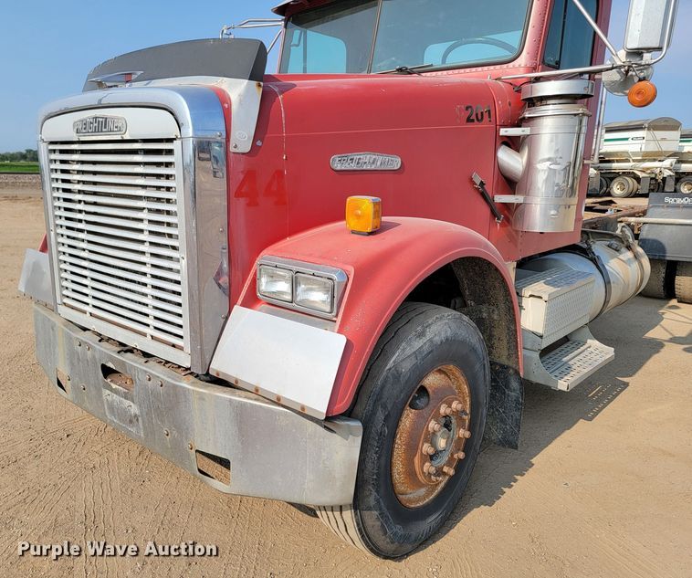 image for item ML9407 1992 Freightliner FLD 120  truck cab and chassis