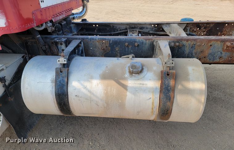 image for item ML9407 1992 Freightliner FLD 120  truck cab and chassis