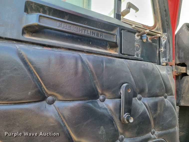 image for item ML9407 1992 Freightliner FLD 120  truck cab and chassis