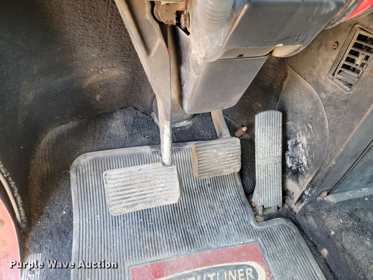 image for item ML9407 1992 Freightliner FLD 120  truck cab and chassis