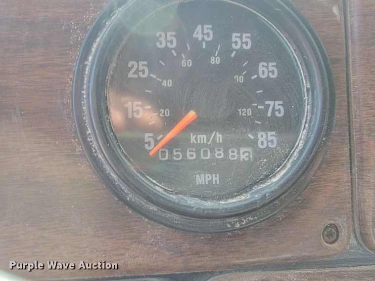 image for item ML9407 1992 Freightliner FLD 120  truck cab and chassis