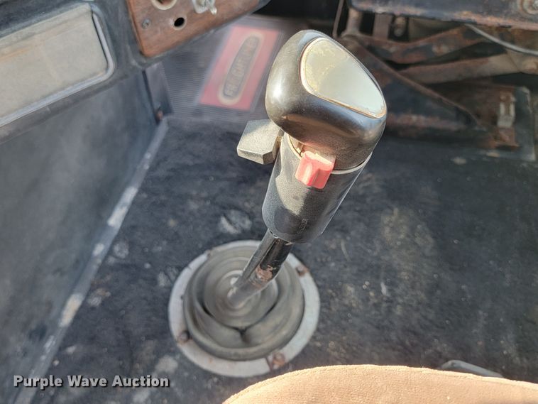 image for item ML9407 1992 Freightliner FLD 120  truck cab and chassis