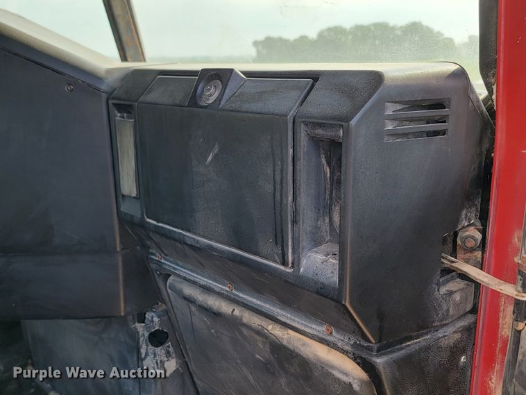 image for item ML9407 1992 Freightliner FLD 120  truck cab and chassis