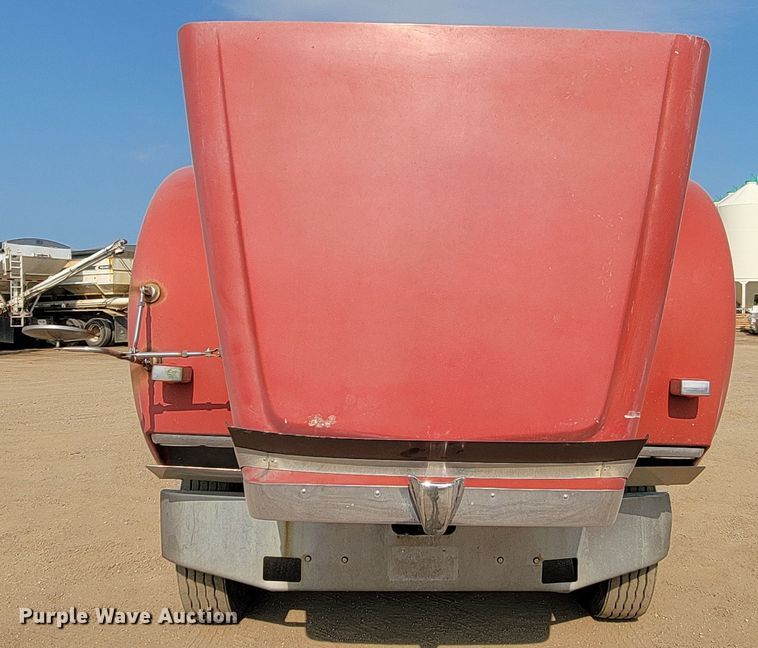 image for item ML9407 1992 Freightliner FLD 120  truck cab and chassis