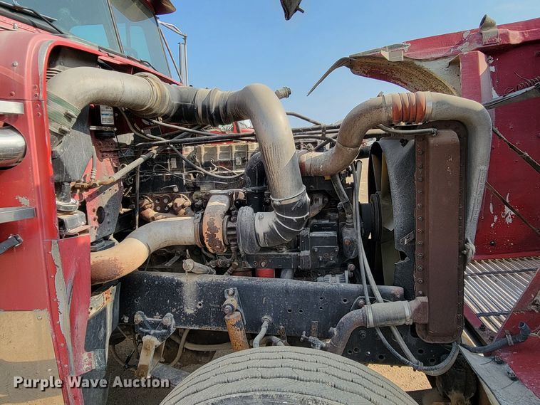 image for item ML9407 1992 Freightliner FLD 120  truck cab and chassis