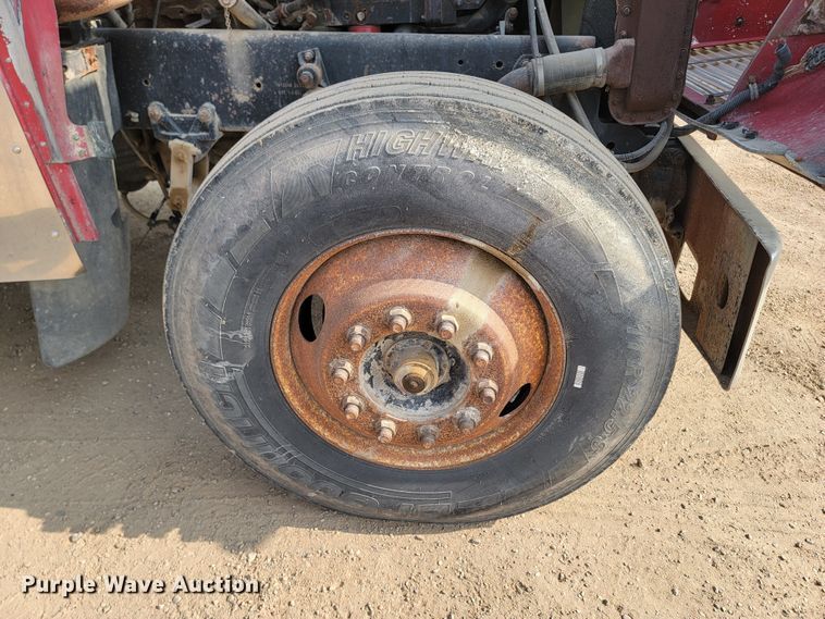 image for item ML9407 1992 Freightliner FLD 120  truck cab and chassis