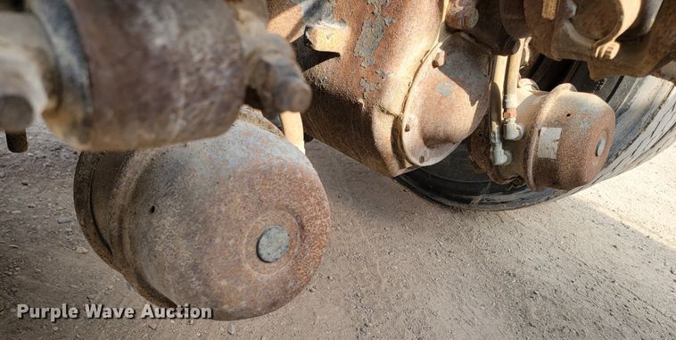 image for item ML9408 1997 Ford Louisville  truck cab and chassis