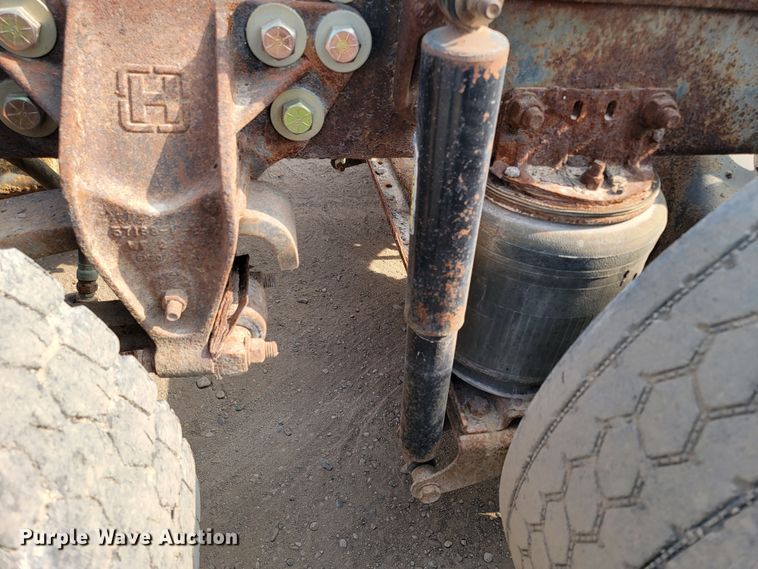 image for item ML9408 1997 Ford Louisville  truck cab and chassis