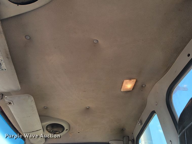 image for item ML9408 1997 Ford Louisville  truck cab and chassis