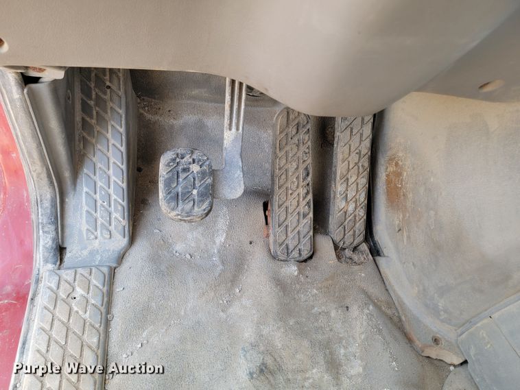 image for item ML9408 1997 Ford Louisville  truck cab and chassis