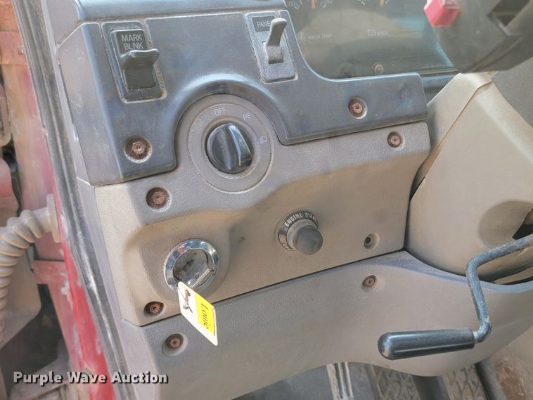 image for item ML9408 1997 Ford Louisville  truck cab and chassis