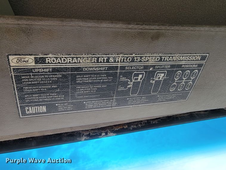 image for item ML9408 1997 Ford Louisville  truck cab and chassis