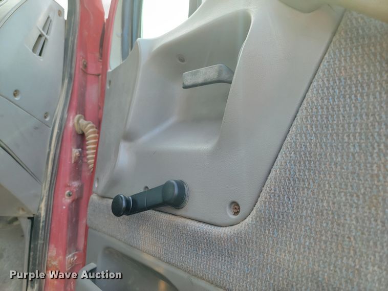 image for item ML9408 1997 Ford Louisville  truck cab and chassis