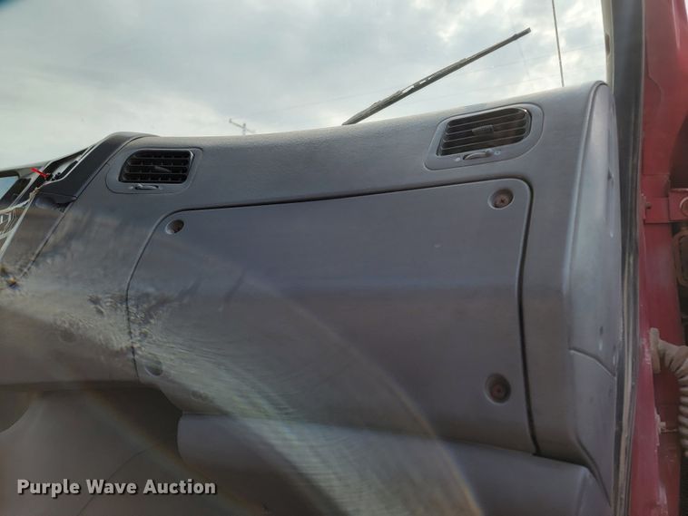 image for item ML9408 1997 Ford Louisville  truck cab and chassis