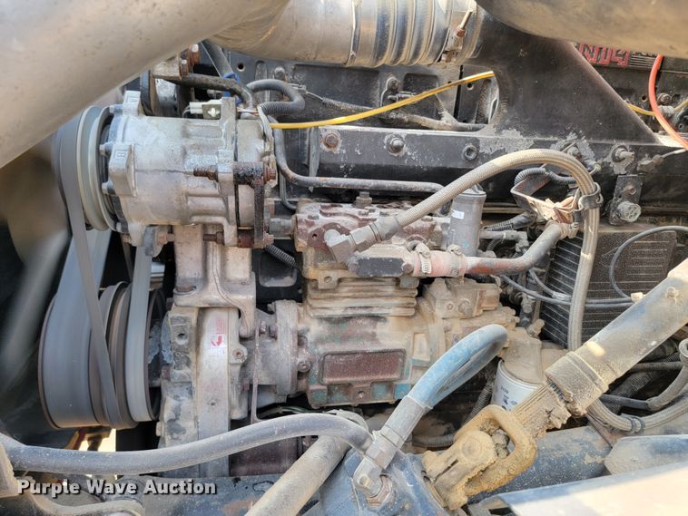 image for item ML9408 1997 Ford Louisville  truck cab and chassis