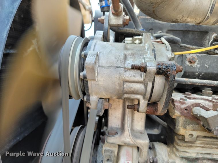 image for item ML9408 1997 Ford Louisville  truck cab and chassis