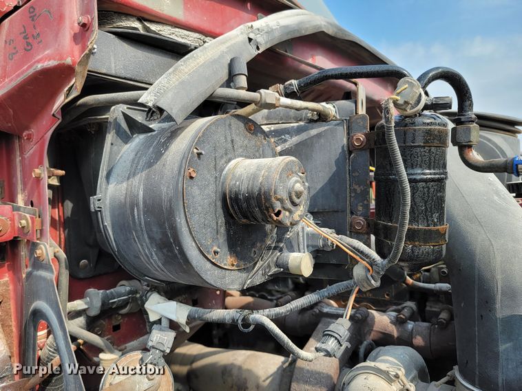 image for item ML9408 1997 Ford Louisville  truck cab and chassis