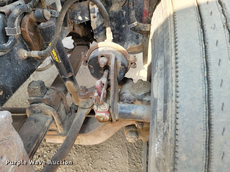 image for item ML9408 1997 Ford Louisville  truck cab and chassis