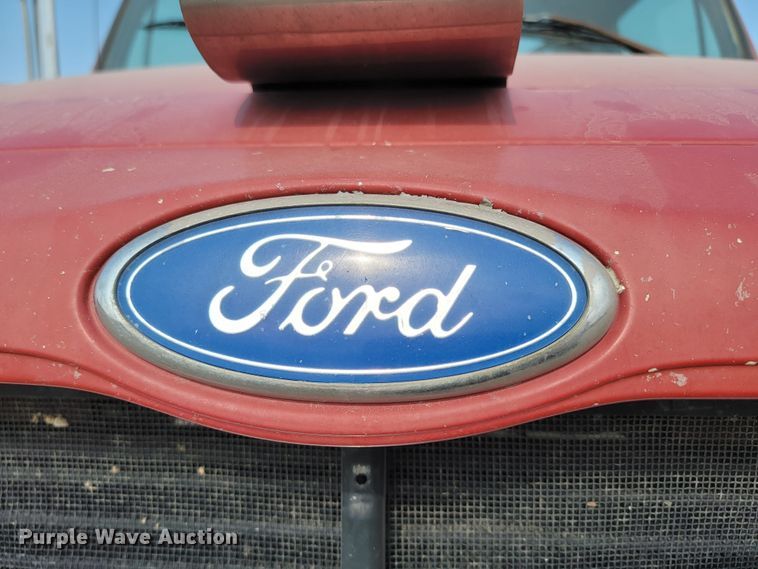 image for item ML9408 1997 Ford Louisville  truck cab and chassis