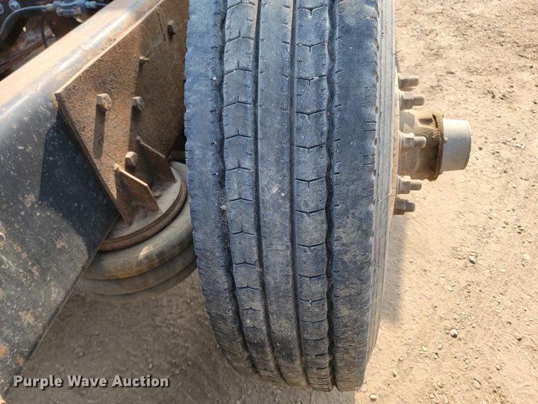 image for item ML9408 1997 Ford Louisville  truck cab and chassis