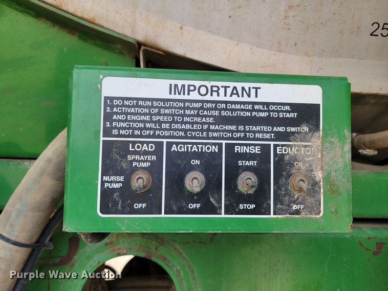 image for item ML9409 2006 John Deere 4920  applicator