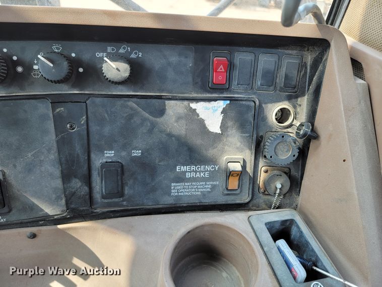 image for item ML9409 2006 John Deere 4920  applicator