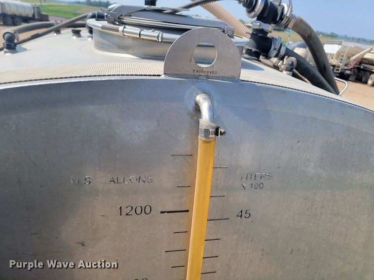 image for item ML9409 2006 John Deere 4920  applicator