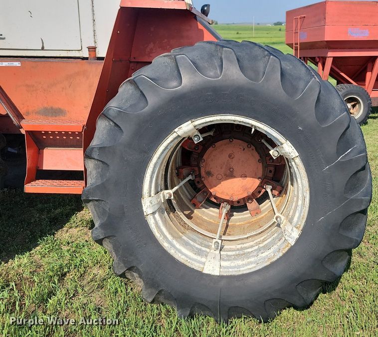 image for item ML9449 1973 Case 2470  4WD tractor