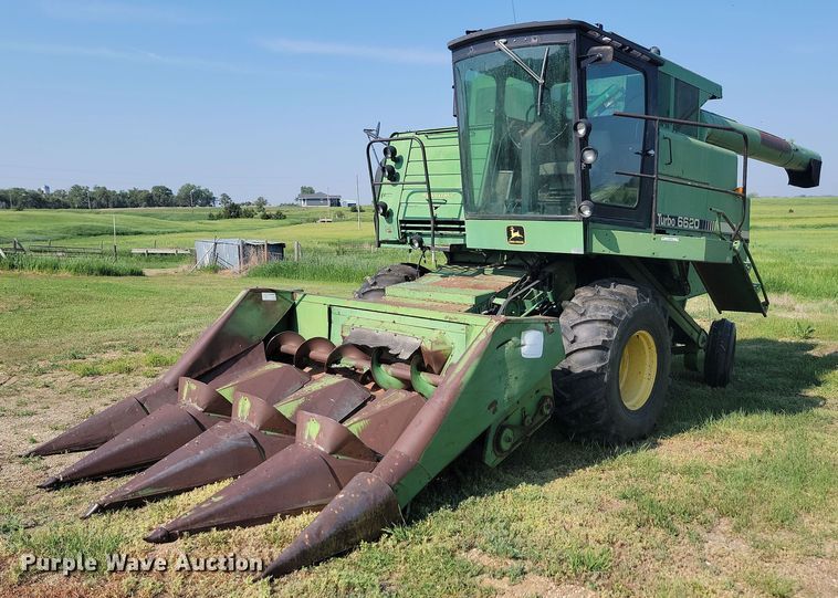 image for item ML9450 1981 John Deere 6620 Turbo  RWA combine