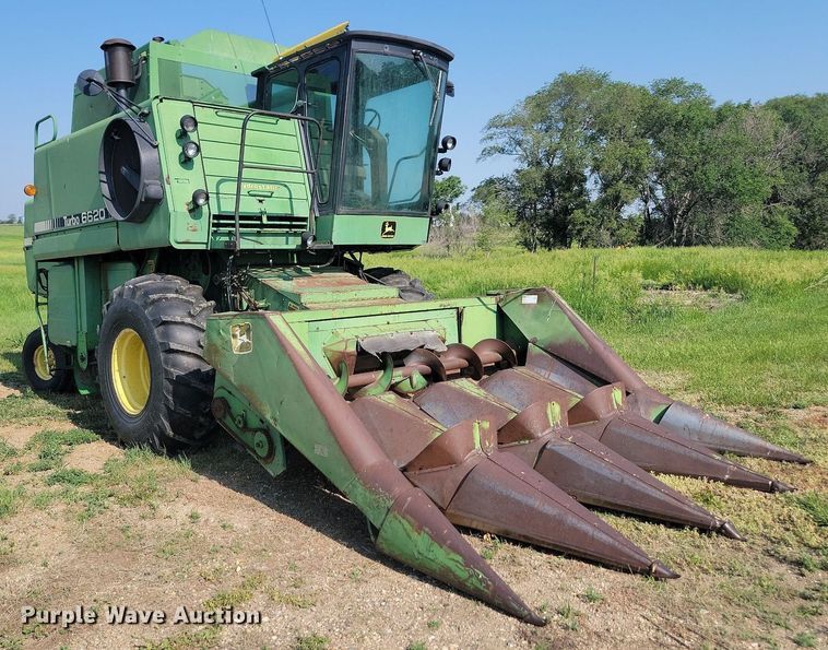 image for item ML9450 1981 John Deere 6620 Turbo  RWA combine