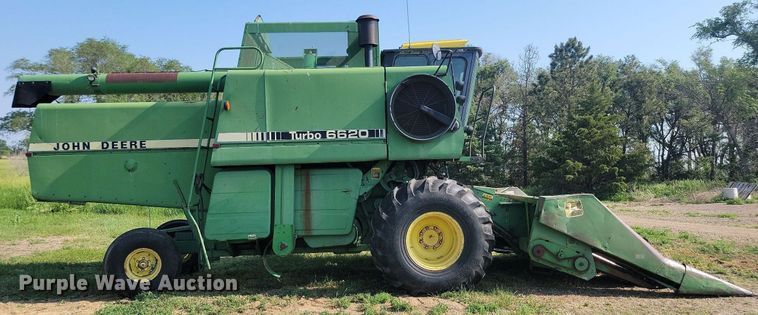image for item ML9450 1981 John Deere 6620 Turbo  RWA combine