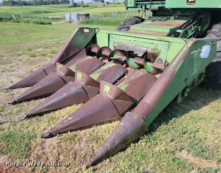 image for item ML9450 1981 John Deere 6620 Turbo  RWA combine