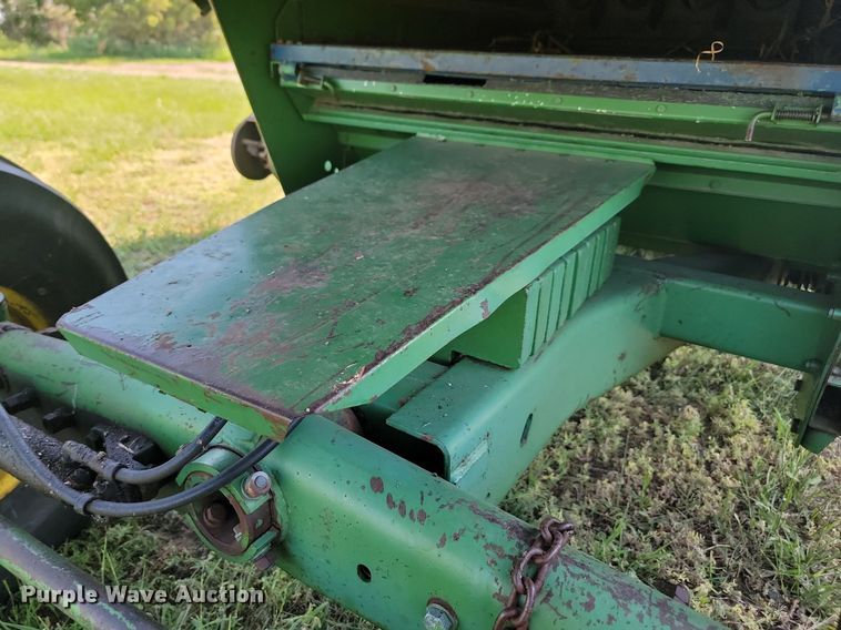 image for item ML9450 1981 John Deere 6620 Turbo  RWA combine