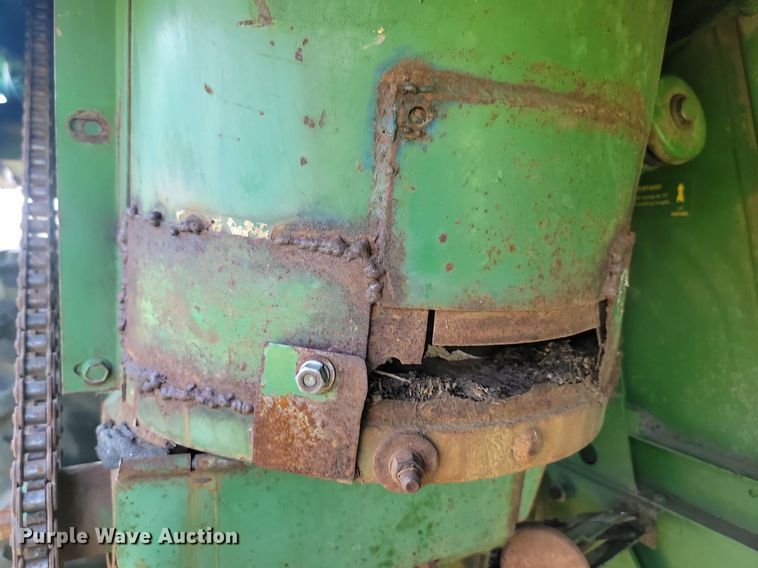 image for item ML9450 1981 John Deere 6620 Turbo  RWA combine