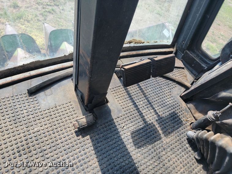 image for item ML9450 1981 John Deere 6620 Turbo  RWA combine