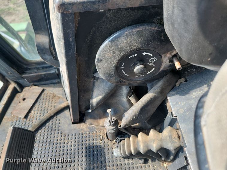 image for item ML9450 1981 John Deere 6620 Turbo  RWA combine