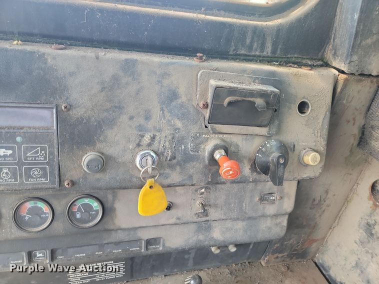 image for item ML9450 1981 John Deere 6620 Turbo  RWA combine