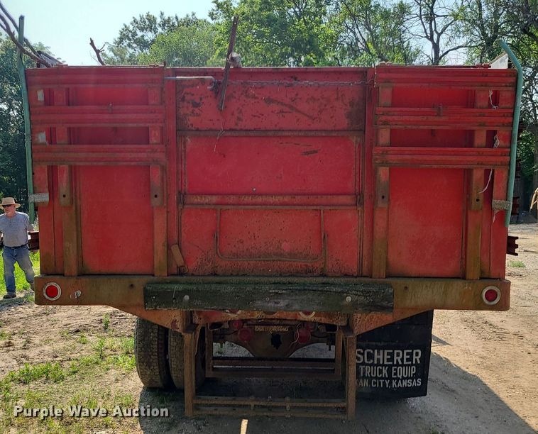 image for item MO9864 GMC 4000  grain truck