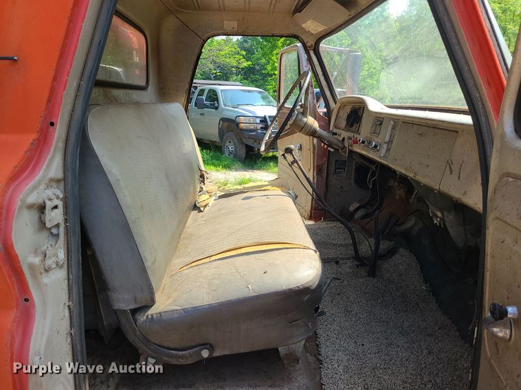 image for item MO9864 GMC 4000  grain truck