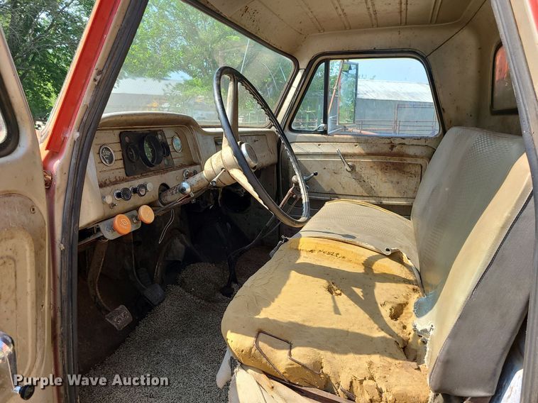 image for item MO9864 GMC 4000  grain truck