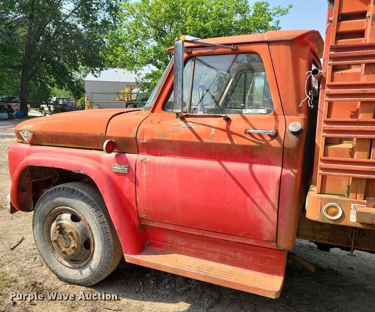 image for item MO9864 GMC 4000  grain truck