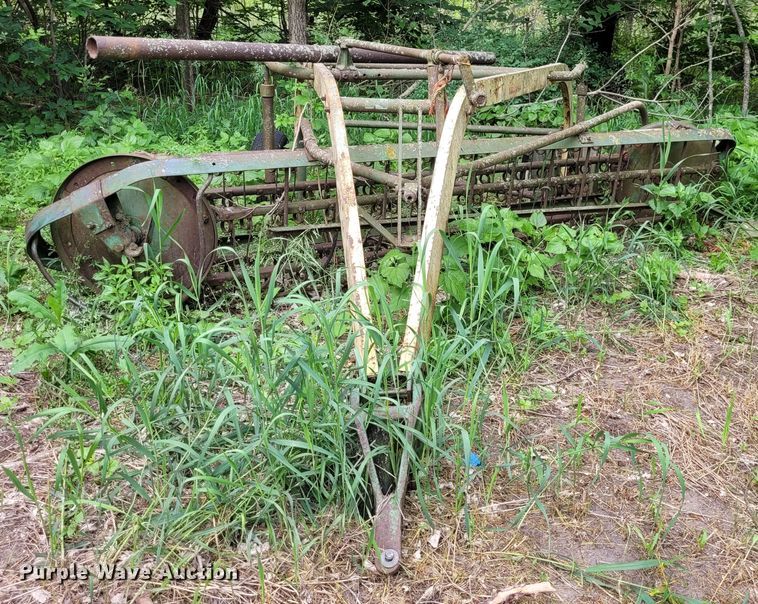 image for item NX9503 John Deere 896  hay rake