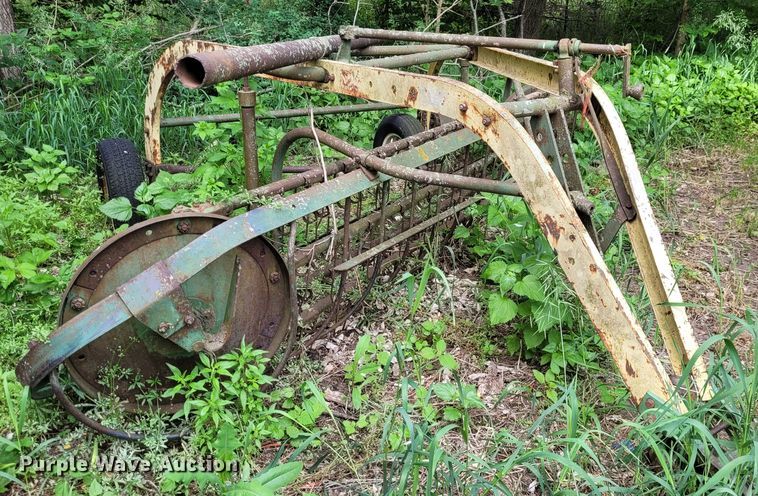 image for item NX9503 John Deere 896  hay rake