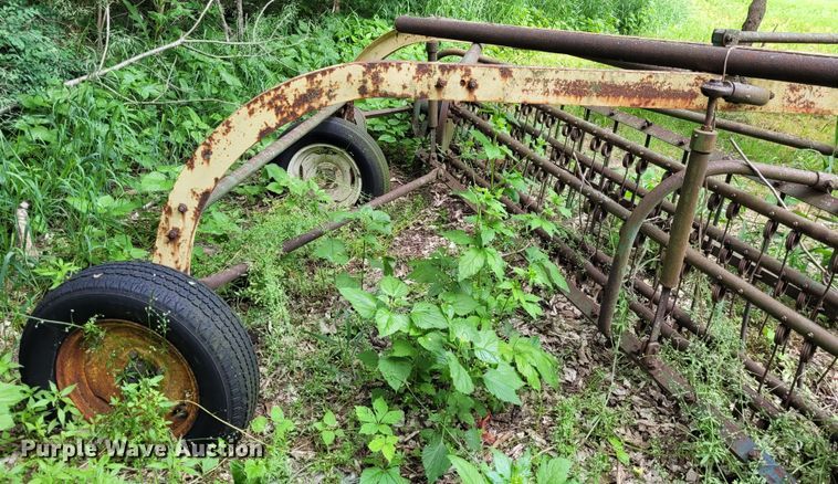 image for item NX9503 John Deere 896  hay rake