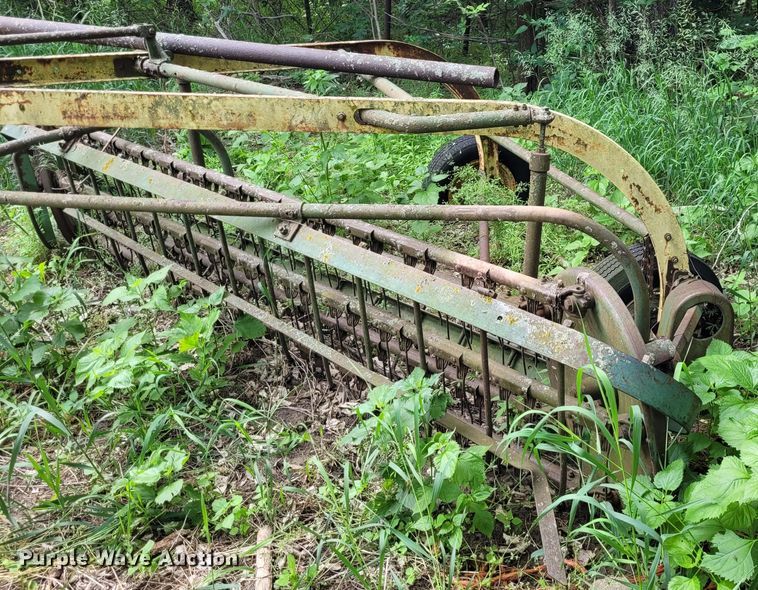image for item NX9503 John Deere 896  hay rake